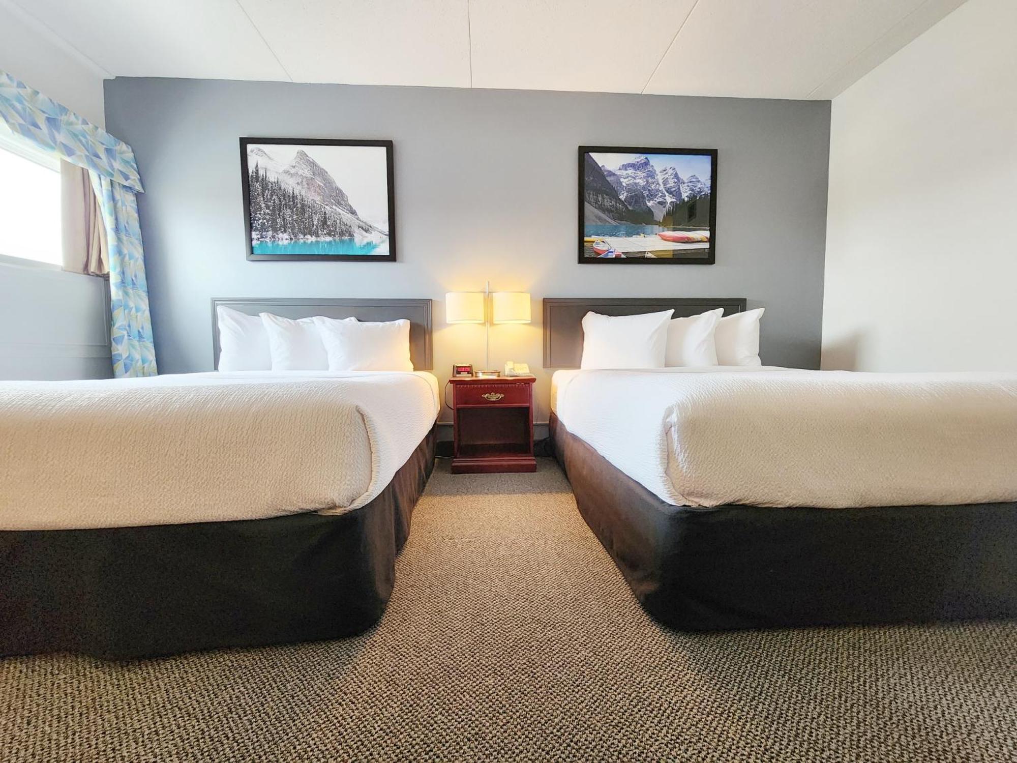 Days Inn & Conference Centre By Wyndham Camrose Norsemen Bagian luar foto