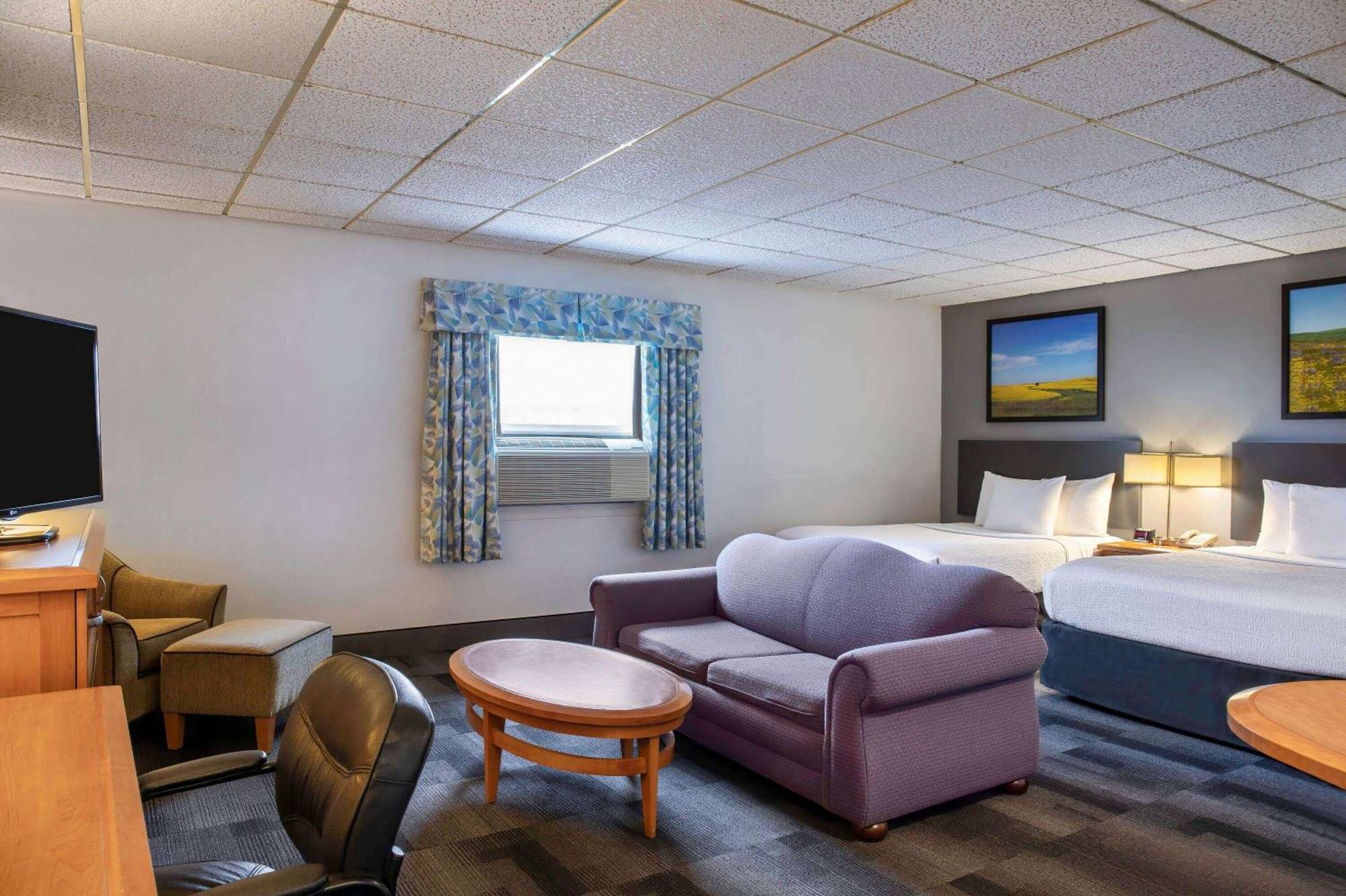Days Inn & Conference Centre By Wyndham Camrose Norsemen Bagian luar foto