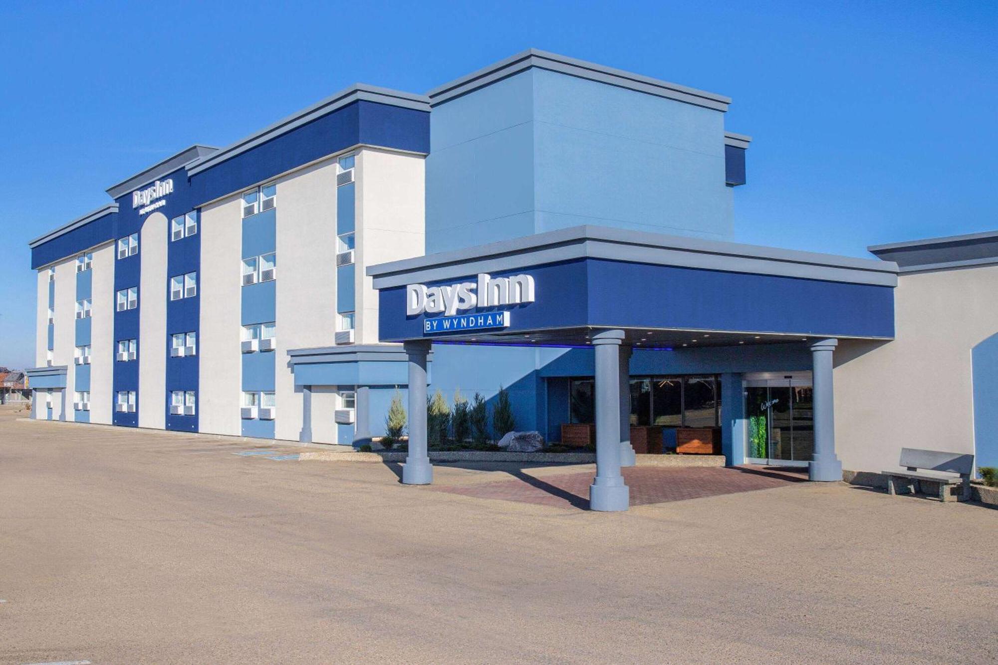 Days Inn & Conference Centre By Wyndham Camrose Norsemen Bagian luar foto