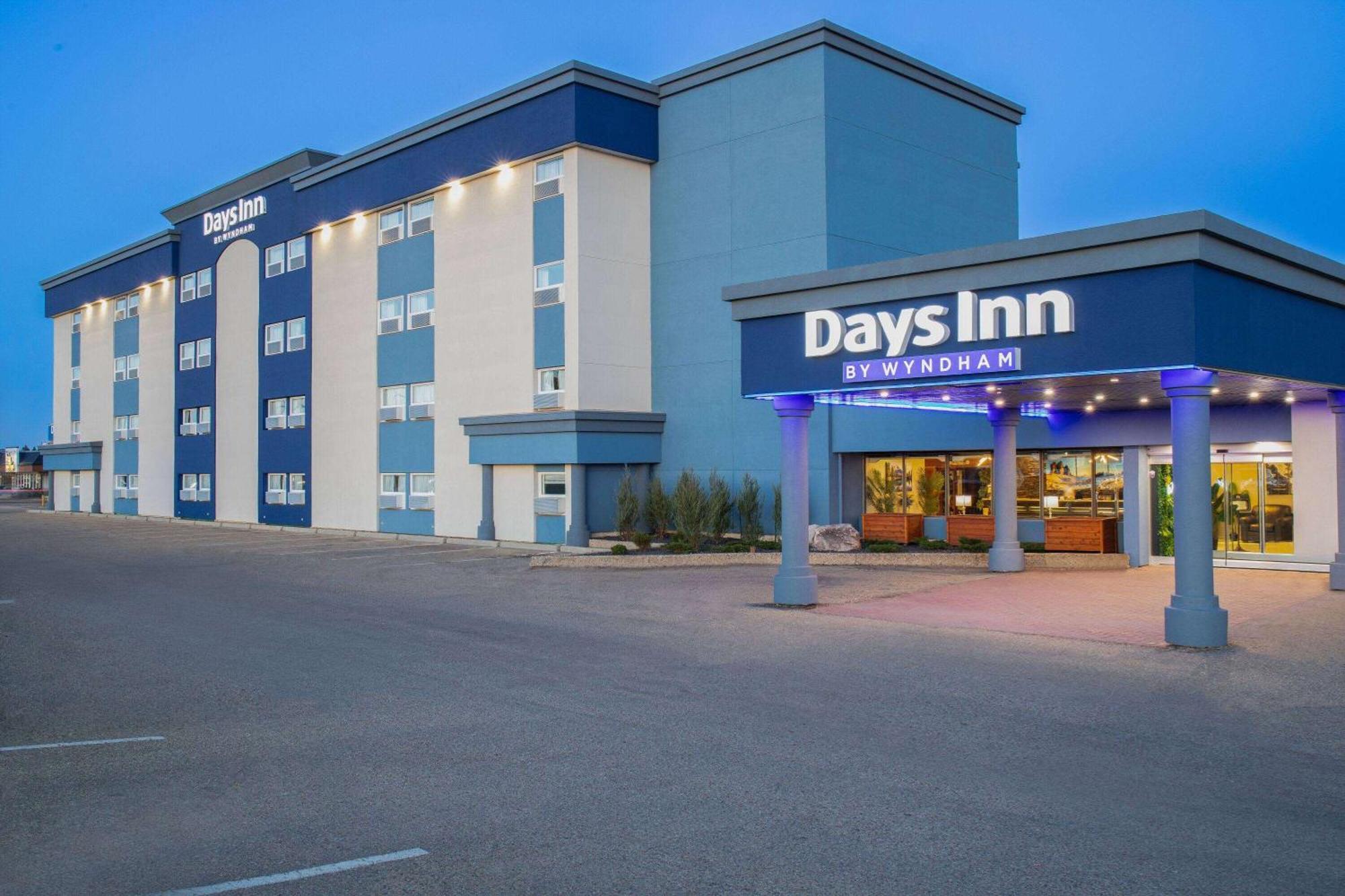 Days Inn & Conference Centre By Wyndham Camrose Norsemen Bagian luar foto